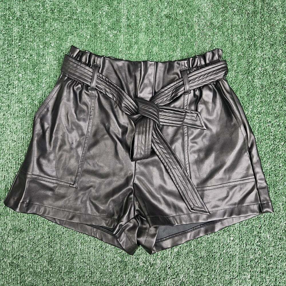 Windsor Black Faux Leather Shorts Womens Size Large